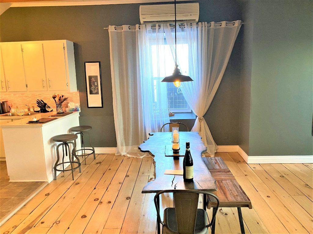 MAGNIFIQUE LOFT – VIEUX-TERREBONNE (ANCESTRALE, BOISERIE, CACHET UNIQUE) | 2865361