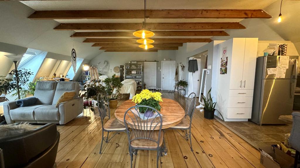 MAGNIFIQUE LOFT – VIEUX-TERREBONNE (ANCESTRALE, BOISERIE, CACHET UNIQUE) | 2865361