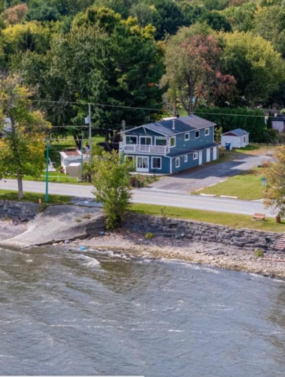 4 1/2 à louer au bord de l'eau - Venise en Québec | 2865370