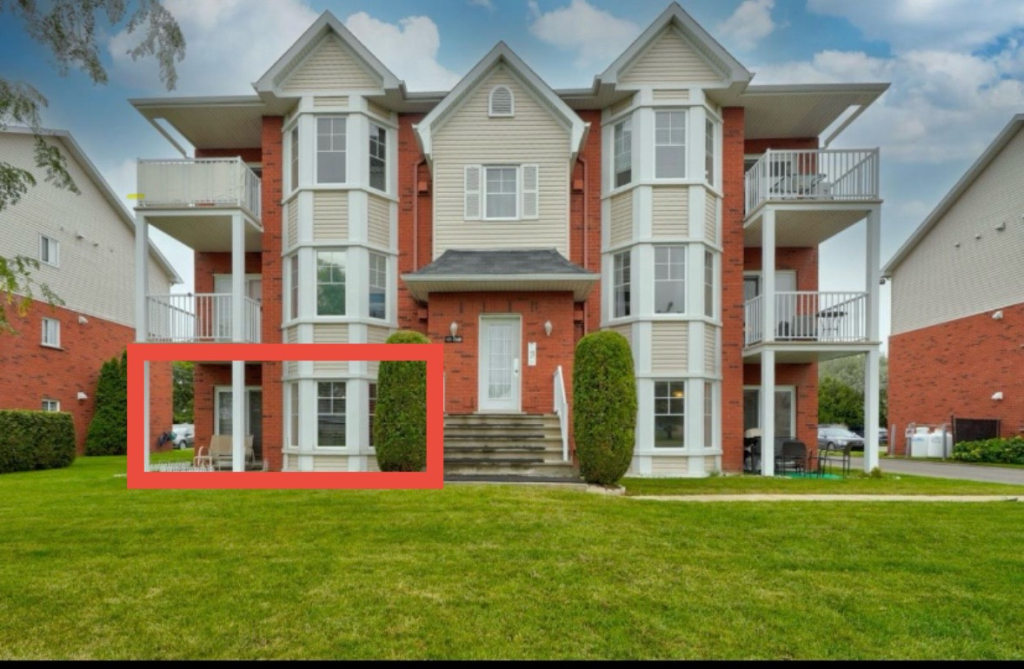 Condo à Louer | 2865393