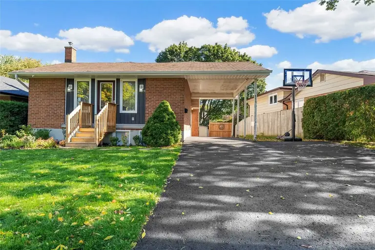 SPLIT LEVEL 3 Bdrm MAIN FLOOR! Beautiful Finishes! Avail. AUG | 346 Orange Crescent, Oshawa | 2866073