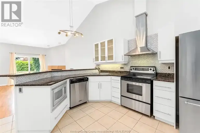 435 SANDPOINT | 435 SANDPOINT, Windsor | 2887945