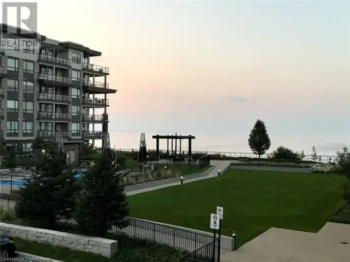 10 ESPLANADE Lane Unit# 215 | 10 ESPLANADE Lane Unit# 215, Grimsby | 2866409