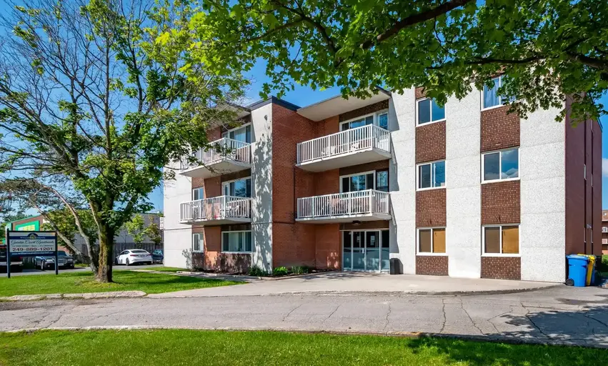 Garden Court Apartments - ALL INCLUSIVE | 62, 76 & 721, 731 Allard & Pine Street, Sault Ste. Marie | 2866443