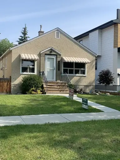 WALK TO WHYTE AVENUE OR UNIV OF AB, SMALL PET FRIENDLY | 10752 75 Avenue Northwest, Edmonton | 2869424