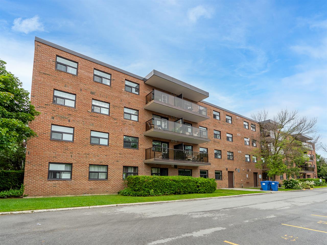Applewood Apartments | 2869672