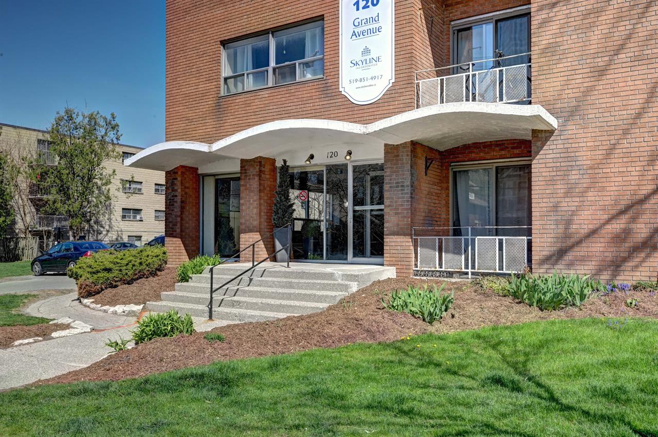 Parkdale Tower Apartments | 2869674