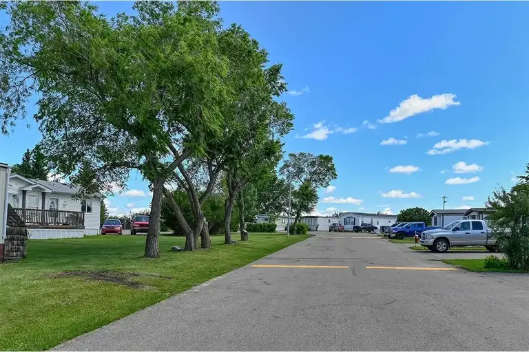Northset Estates | 1609 14 Street, Wainwright | 2869974