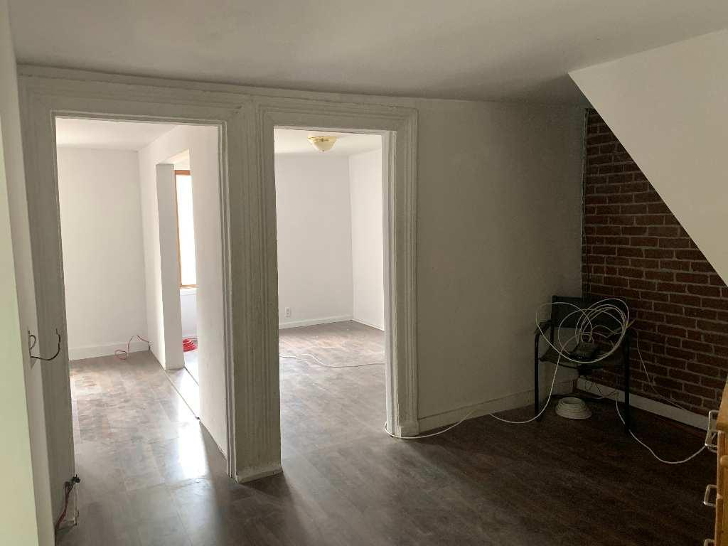 3 1/2 AvecJardin Wifi ÉlectrosPoeleFrigoLaveuseSécheuse ChauffageEau-ChÉclairageToutInclus 1380$ Rénové Possibilité2ChambresAvecUnePièceSalon&Cuisine. | 2870017