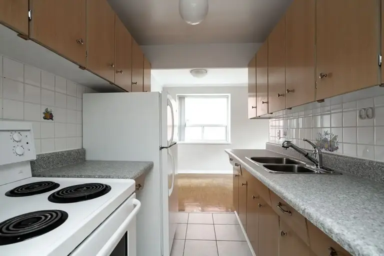 365 Eglinton Avenue East | 365 Eglinton Avenue East, Toronto | 2870176