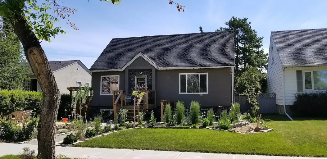 3 bedroom main & 2nd floor in awesome Westmount - close to everything | 11023 122 Street Northwest, Edmonton | 2870261