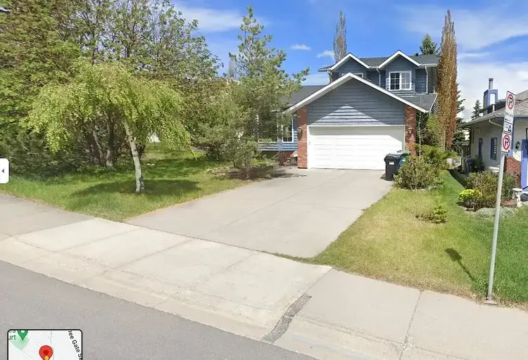 Renovated detached two story house 5 minutes walking access to C-train | Calgary | 2870270