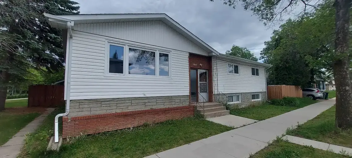 Spacious Updated Main Floor Bungalow in Mckernan, Minutes from UofA | 7835 113 Street, Edmonton | 2870277