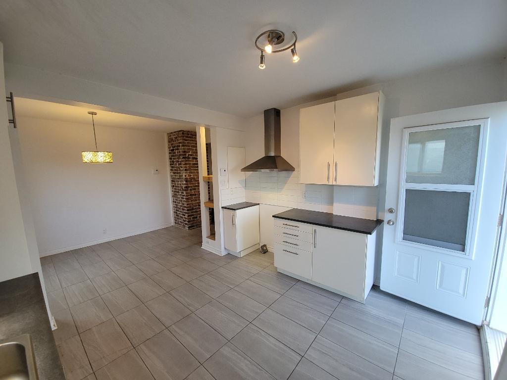 Spacieux 5 ½ , Ahuntsic, 2 Chambre(s) Disponibilité: 1 août 2025, 1 725 $ / mois | 2870384