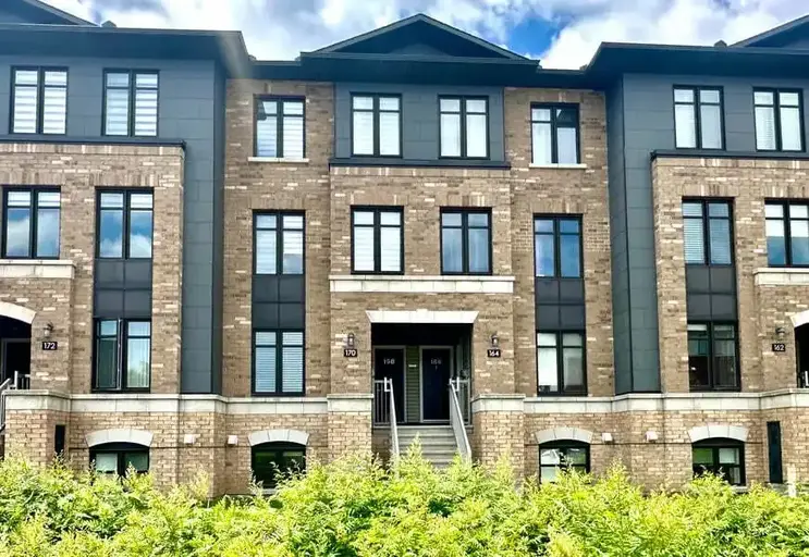 170 Bluestone Pvt | 170 Bluestone Pvt, Ottawa | 2870478