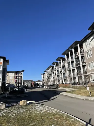 Bright Top Floor unit with scenic mountain views!! | 406 - 10 Walgrove Walk SE, Calgary | 2870527