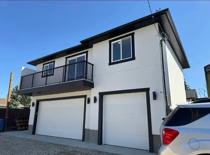 Two bedroom Carriage house with single garage | Calgary | 2870538