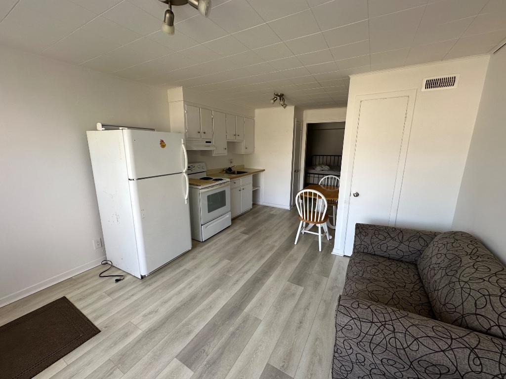 2 1/2 chauffé, éclairé, meublé, centre de rivière rouge | 2878269