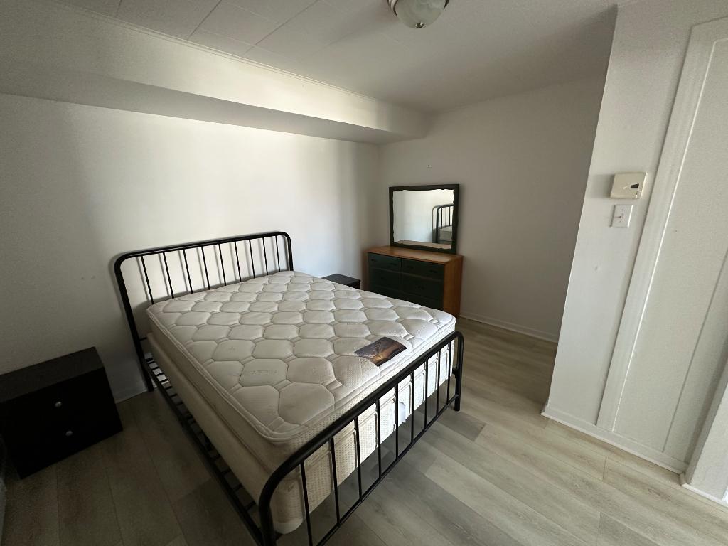 2 1/2 chauffé, éclairé, meublé, centre de rivière rouge | 2878269