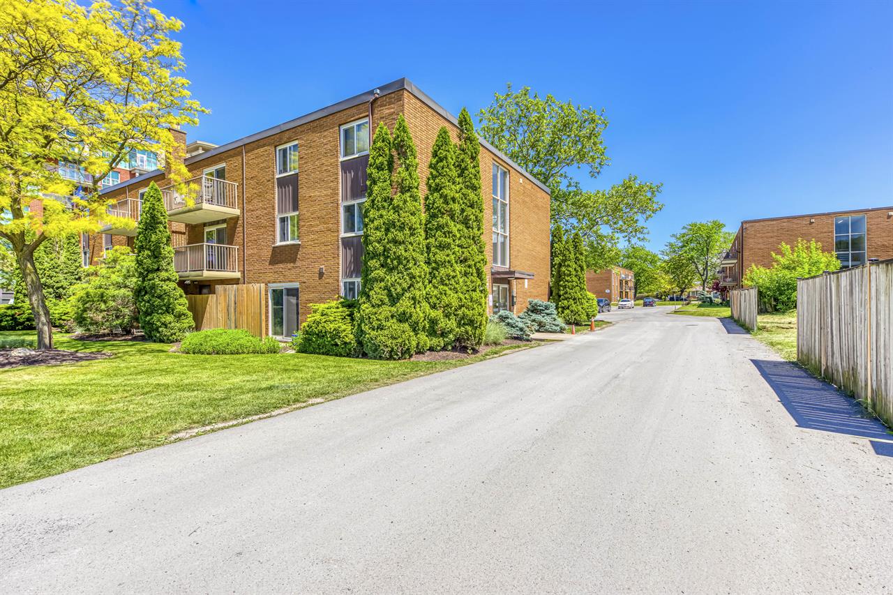Henley & Cypress Gardens Apartments | 2878449