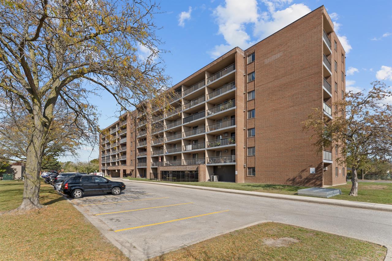 Tecumseh Terrace Apartments | 2878459