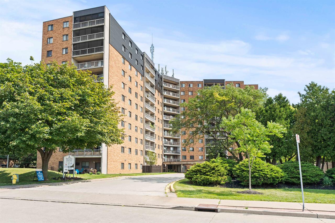 Lauzon Tower Apartments | 2878465