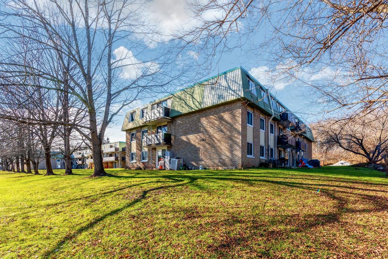 6th Street Apartments | 2878467