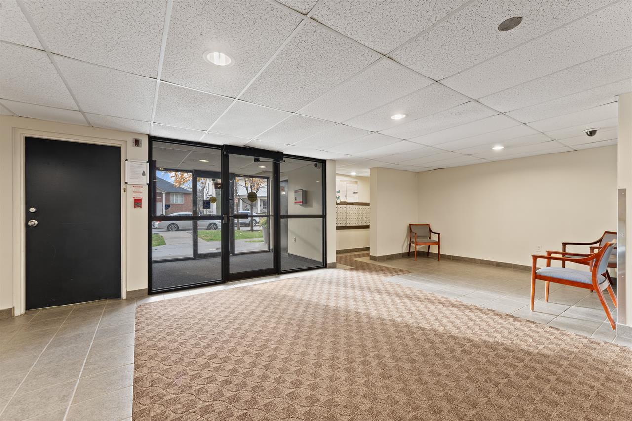 Caron Tower Apartments | 2878471