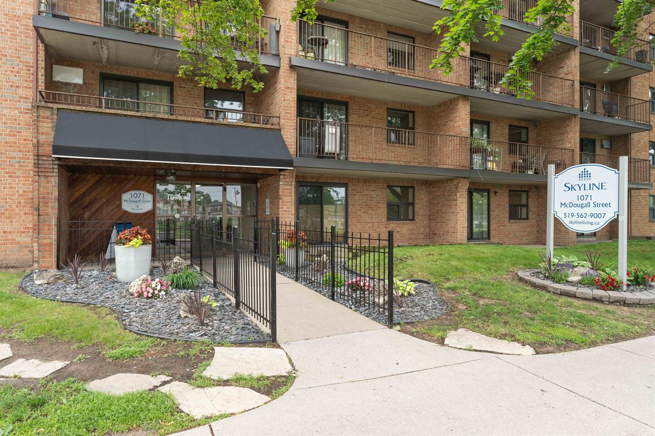Carlsie Tower Apartments | 2878482