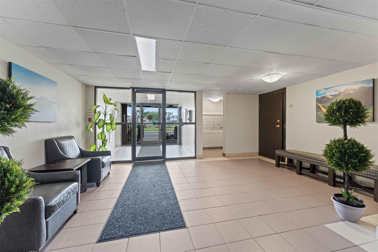 Carlsie Tower Apartments | 2878482