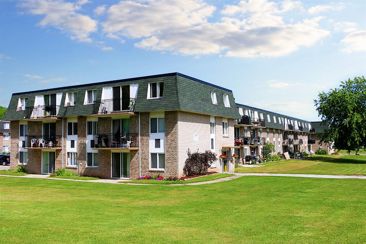 Bruce Manor | 2878485