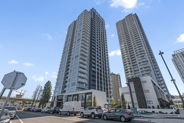 Beautiful 1 Bedroom Condo In Surrey with VIEWS!! | 13428 105 Avenue, Surrey | 2878644