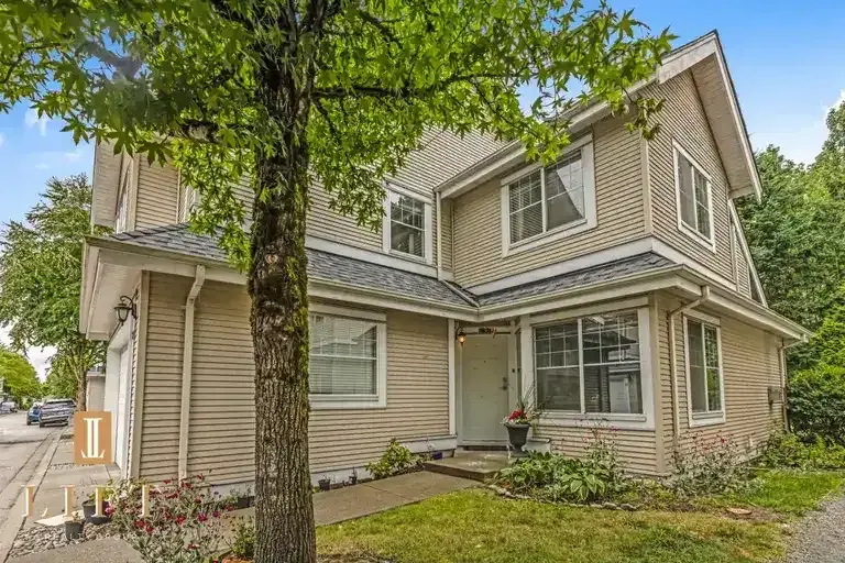 Beautiful Spacious 3 Bedroom Townhouse in Surrey!! | 17097 64 Avenue, Surrey | 2878653