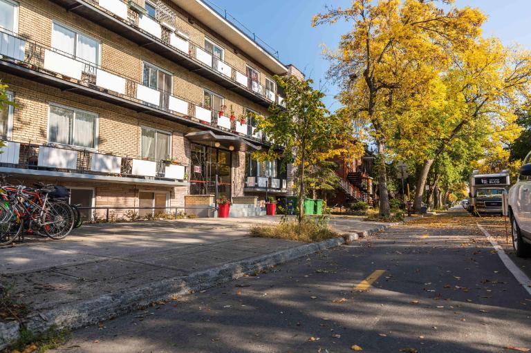 3.5 disponible maintenant 5 minutes à pied du marché IGA, METRO | 2878757