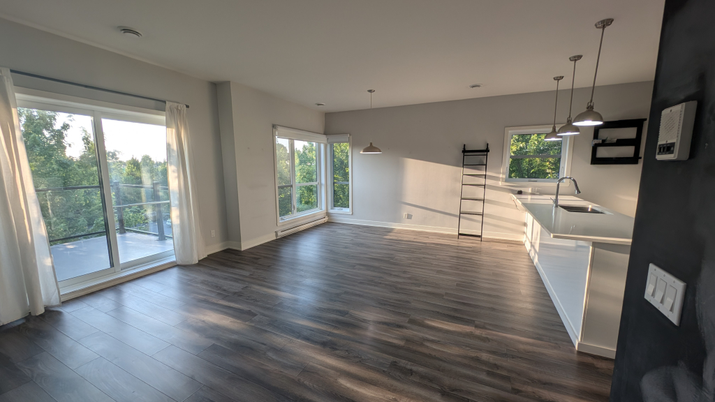 Condo 41/2 Lumineux Au Dernier étage | 2878846