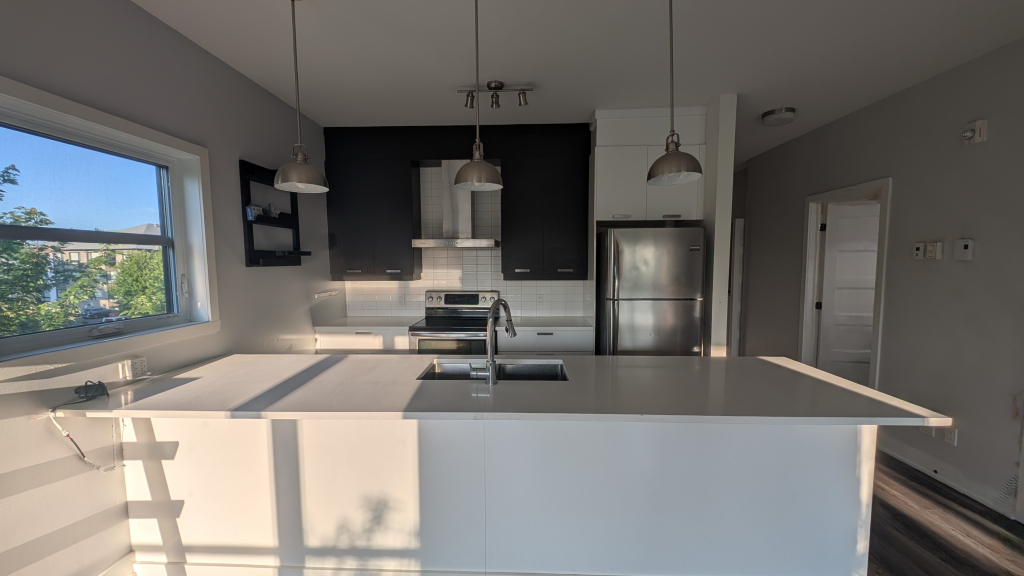 Condo 41/2 Lumineux Au Dernier étage | 2878846