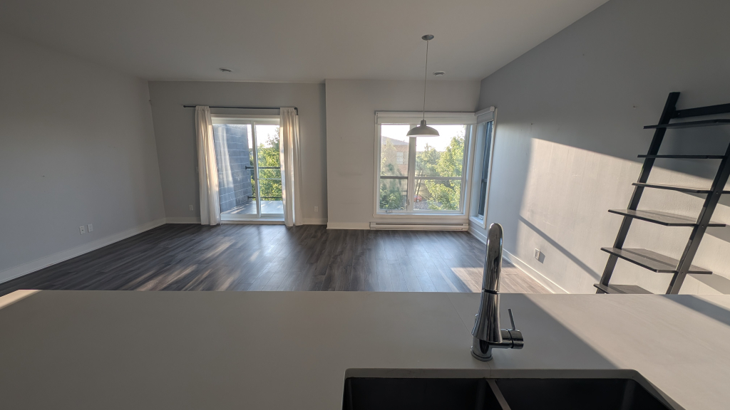 Condo 41/2 Lumineux Au Dernier étage | 2878846