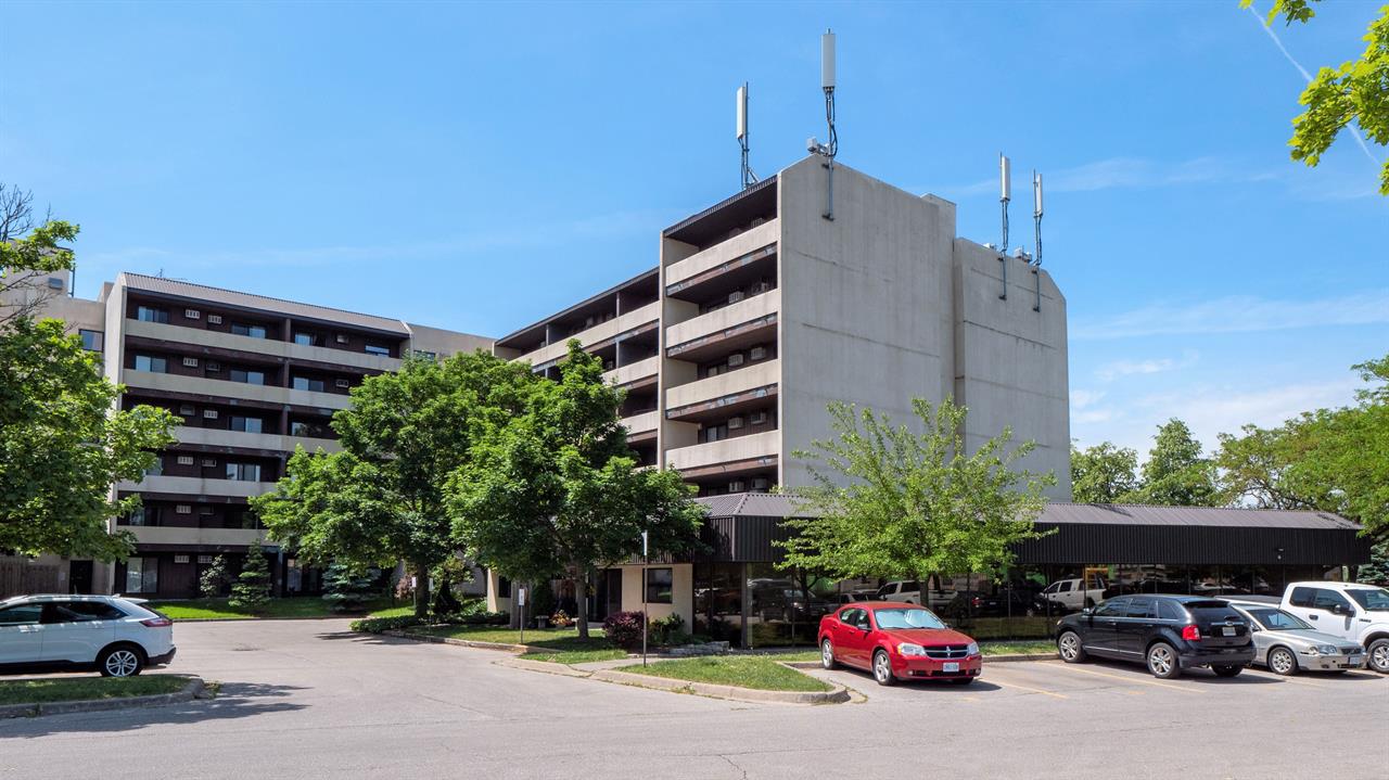 Plaza East Apartments | 2878978