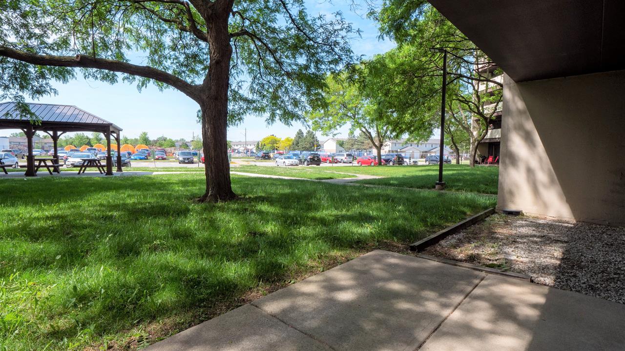 Plaza East Apartments | 2878978