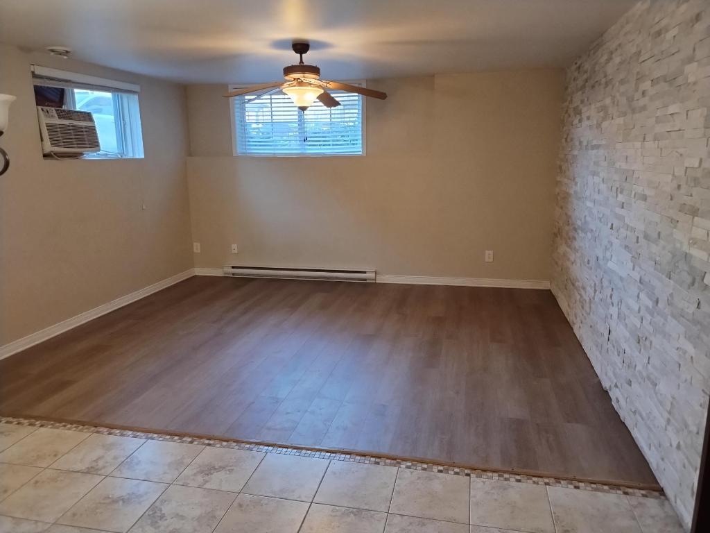 5 1/2, McMasterville, BAS DE MAISON DUPLEX (SOUS-SOL), bien insonorisé, cour privé, cabanon, secteur sécuritaire, tranquille, près des services | 2879166