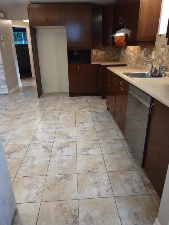 5 1/2, McMasterville, BAS DE MAISON DUPLEX (SOUS-SOL), bien insonorisé, cour privé, cabanon, secteur sécuritaire, tranquille, près des services | 2879166