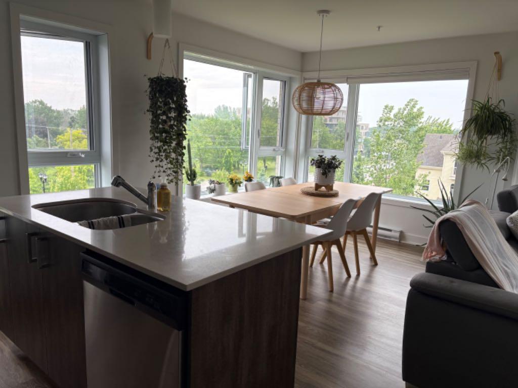 Magnifique 4 1/2 avec 2 salles de bains en formule TOUT INCLUS | 2879177