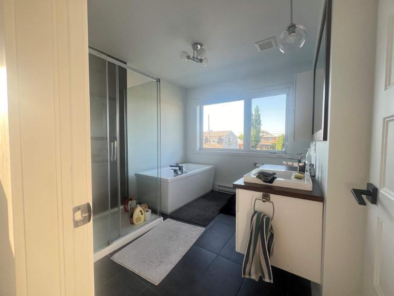 4 CH - 1 SDB - Longueuil - $2,895 /mo | 2879338