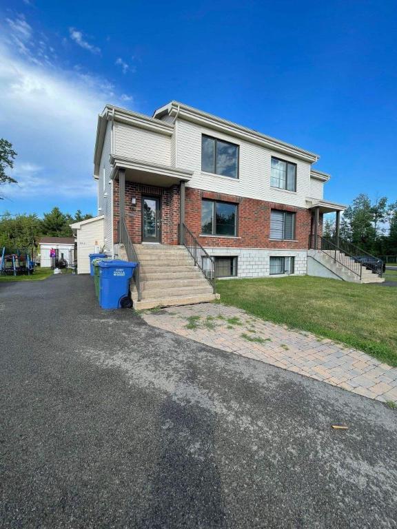 APPARTEMENT 4½ À LOUER - 15 JUILLET - LACHUTE | 2881869