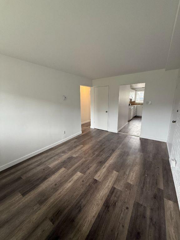 51/2 a Boisbriand dispo 1Juillet 2025 internet 2 stationnements, Loker, Thermopompe | 2881892
