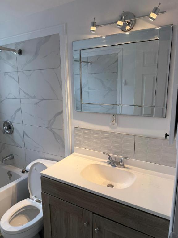 51/2 a Boisbriand dispo 1Juillet 2025 internet 2 stationnements, Loker, Thermopompe | 2881892
