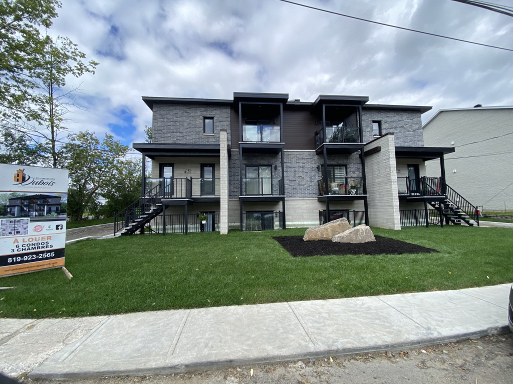 3 Chambres Style Condo Très Luxueux | 2881980