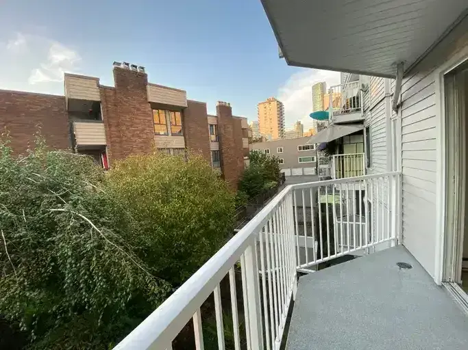 Two Bedroom, Two Full Bathrooms West-facing Corner Unit Apartment | 1147 Nelson Street, Vancouver | 2882136
