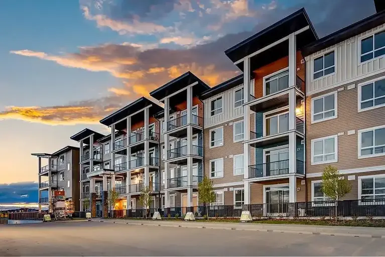 ***BRAND NEW STUNNING LUXURY EXECUTIVE 2-BEDROOM 2BATHROOM 2-PARKING | Calgary | 2882200