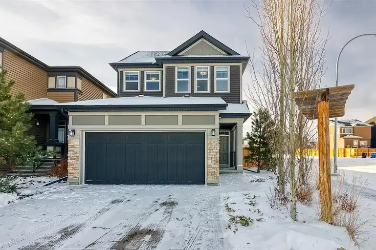 Bright & Spacious 3-Bedroom Detached Home | Calgary | 2936360